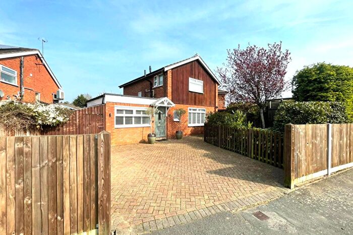4 Bedroom Detached House For Sale In Exeter Road, Ash, Surrey, GU12