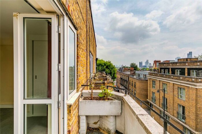 Flat To Rent In Victor Cazalet House, Gaskin Street, N1