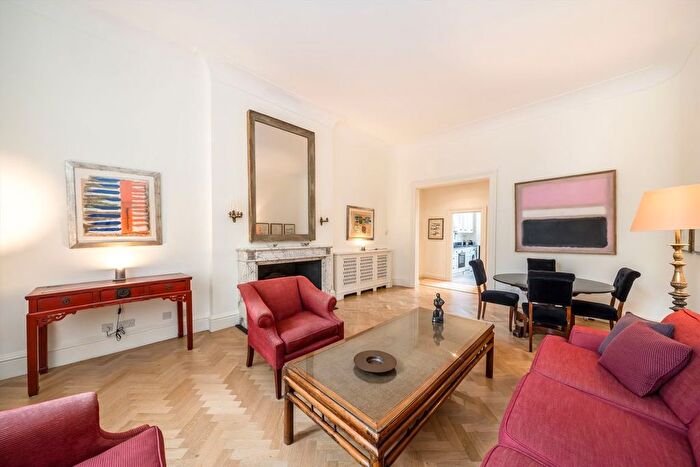 3 Bedroom Flat To Rent In Rutland Gate, South Kensington, SW7