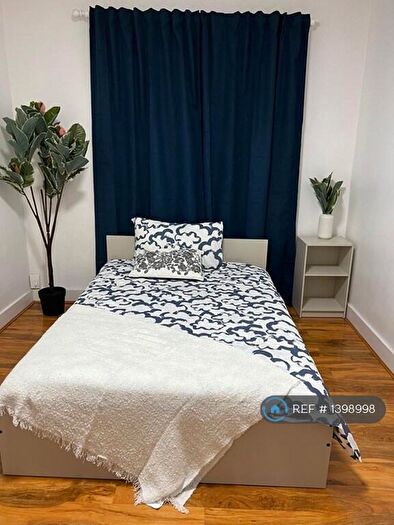 1 Bedroom Detached House To Rent In Westrow Drive, Essex, IG11