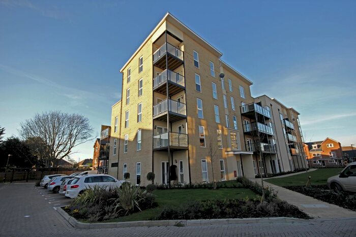 2 Bedroom Flat To Rent In Fairlands Court, Hunting Place, Heston, TW5