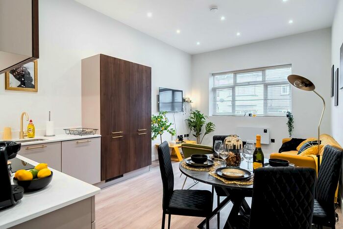 2 Bedroom Flat To Rent In Westborough Road, Westcliff-On-Sea, SS0