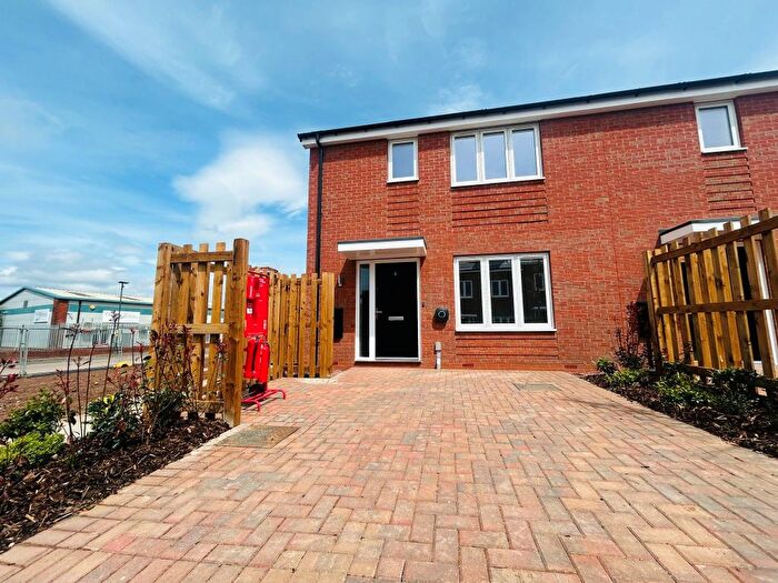 3 Bedroom Property To Rent In Brass Lane, Birmingham, B16