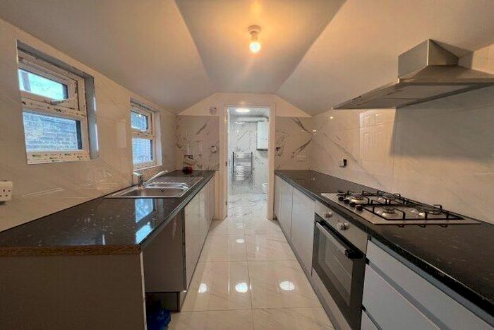 4 Bedroom Property To Rent In Priory Road, Tonbridge, TN9