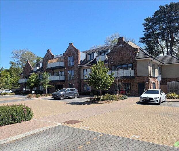 1 Bedroom Flat For Sale In Arnett Avenue, Finchampstead, Wokingham, RG40