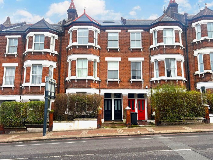 4 Bedroom House To Rent In Latchmere Road, Clapham, London, SW11