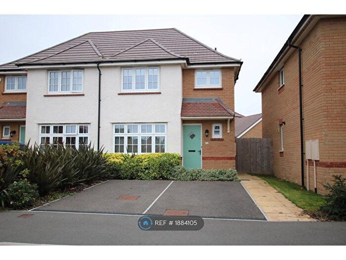 4 Bedroom Semi-Detached House To Rent In Great Clover Leaze, Bristol, BS16