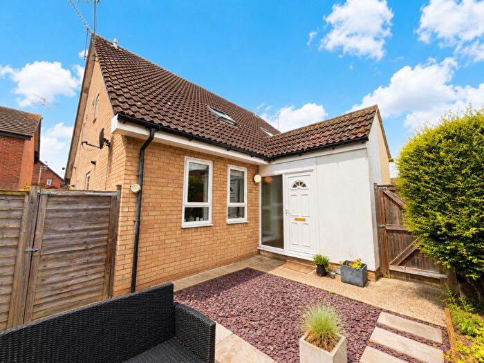 1 Bedroom End Of Terrace House To Rent In Beaconsfield Way, Earley, Reading, Berkshire, RG6