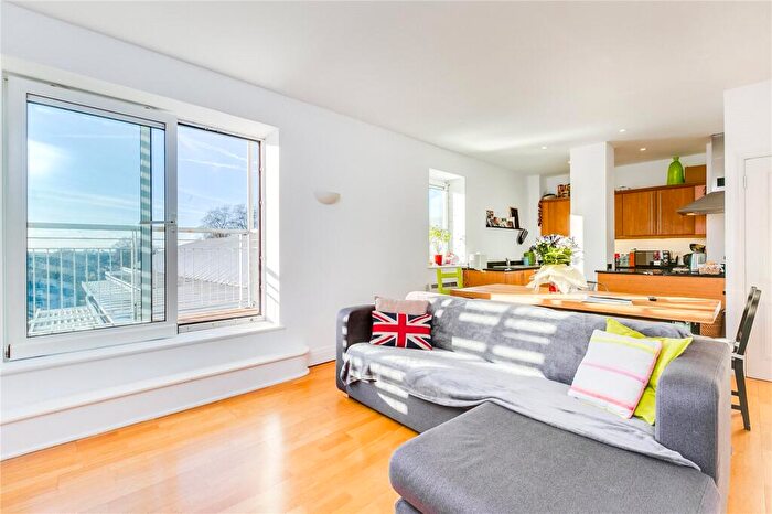 1 Bedroom Flat To Rent In Vineyard Heights, Mortlake High Street, SW14