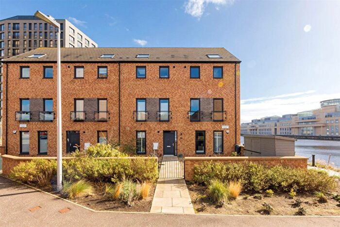 3 Bedroom Flat For Sale In Hudson Gait, Leith, Edinburgh, EH6