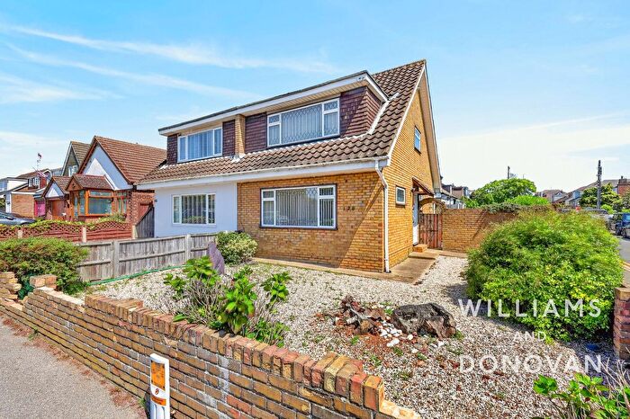 3 Bedroom Semi Detached House For Sale In Kents Hill Road, South Benfleet, SS7