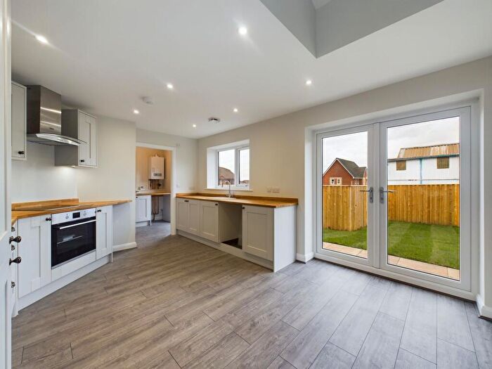 3 Bedroom Detached Bungalow For Sale In Elliott Street, Tyldesley, M29