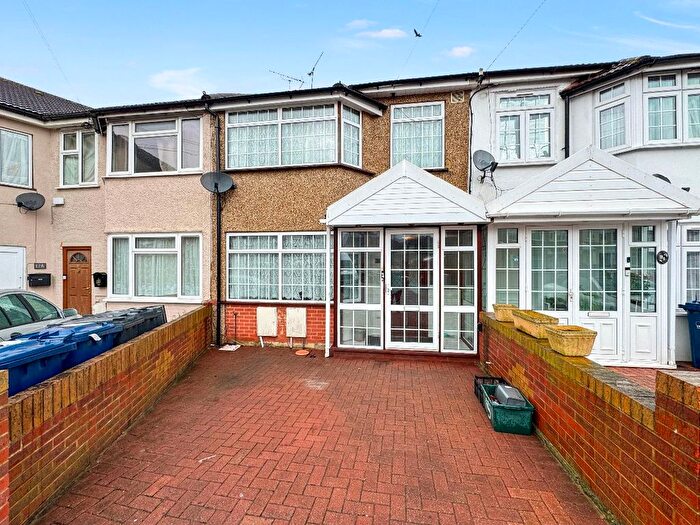4 Bedroom Terraced House To Rent In Waxlow Crescent, Southall, UB1