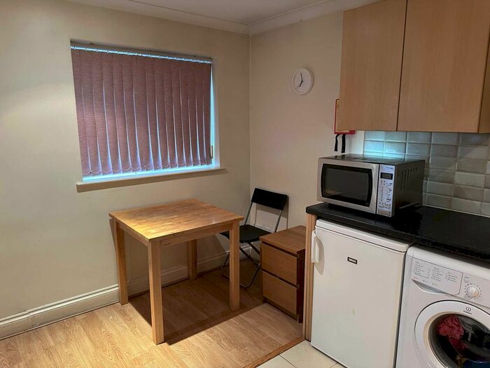 Studio To Rent In Garthland Drive, Barnet, EN5