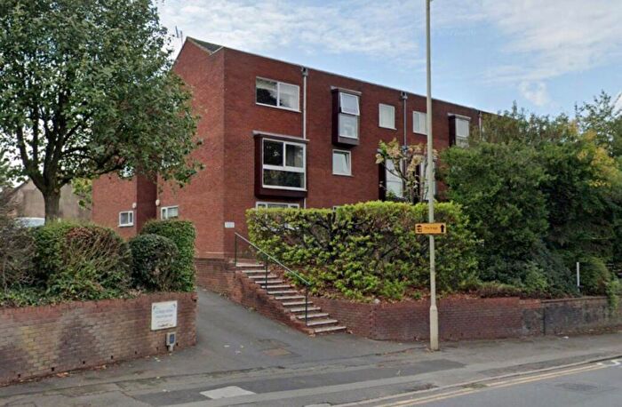 2 Bedroom Apartment To Rent In High Street, Stourbridge, DY8