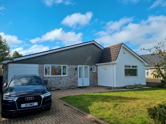 3 Bedroom Detached Bungalow To Rent In Hill Drive, Failand, Bristol, BS8