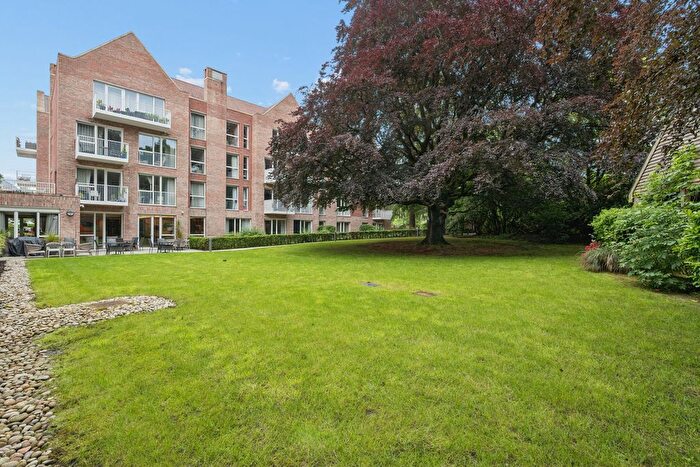 3 Bedroom Flat For Sale In Alderley Road, Wilmslow, SK9
