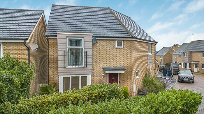 3 Bedroom End Of Terrace House For Sale In Cromwell Drive, Hinchingbrooke Park, Huntingdon., PE29