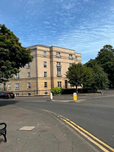 2 Bedroom Flat To Rent In Hopetoun Crescent, Edinburgh, EH7