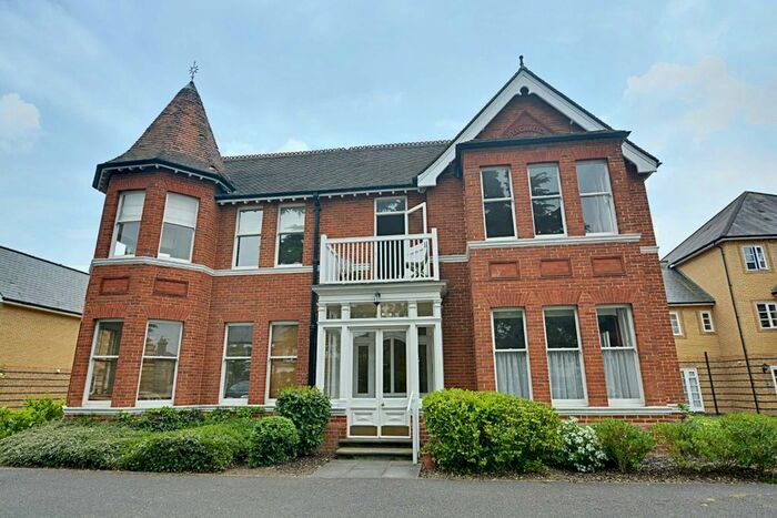 2 Bedroom Flat To Rent In Newland Gardens, Hertford, SG13