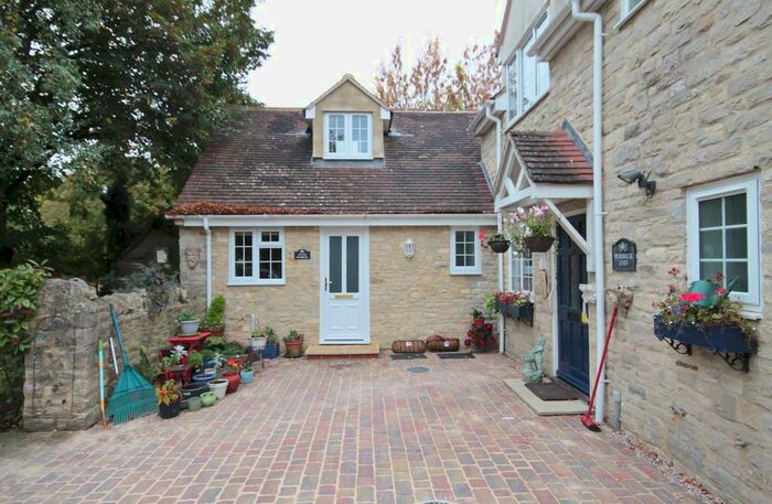 1 Bedroom Semi-Detached House To Rent In Vicarage Road, Kidlington, OX5