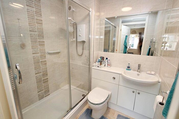 2 Bedroom Flat For Sale In Churchill Court, Aylesbury, HP21