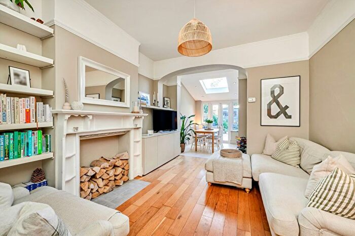 2 Bedroom Flat For Sale In Arragon Gardens, Streatham, SW16