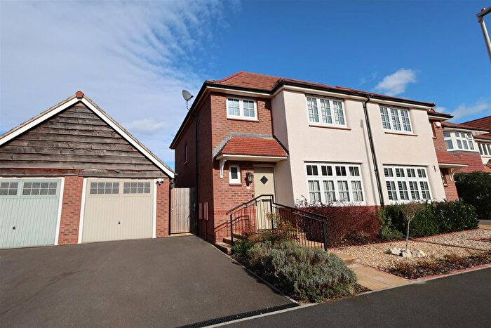 3 Bedroom Semi Detached House For Sale In Wilson Road, Frenchay, Bristol, BS16