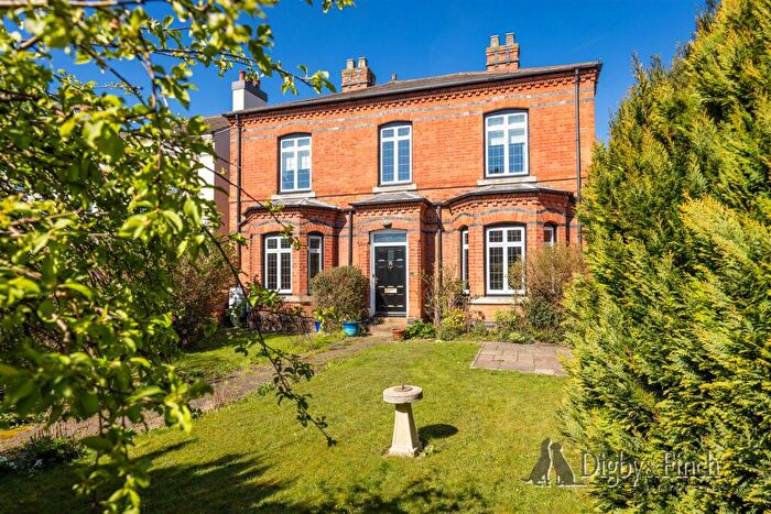 4 Bedroom Detached House For Sale In Bingham Road, Radcliffe-On-Trent, Nottingham, NG12