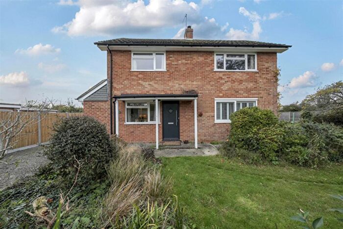 4 Bedroom Detached House For Sale In Sea Way, Pagham, Bognor Regis, PO21