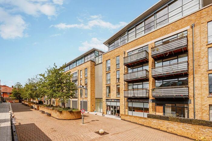 2 Bedroom Flat To Rent In Ferry Lane, Brentford, TW8