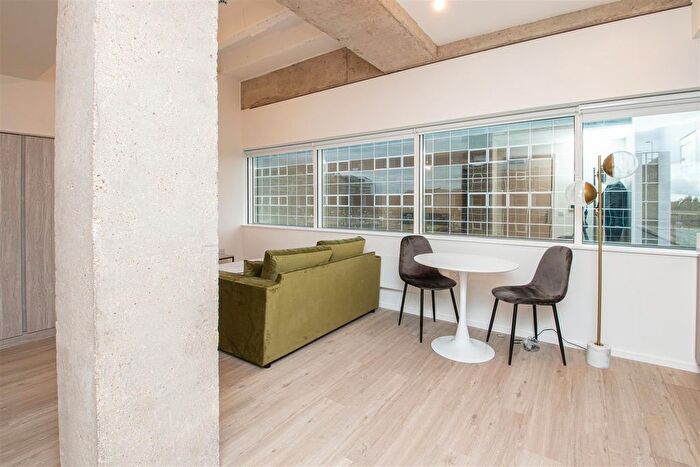 1 Bedroom Flat To Rent In Station House, Central Milton Keynes, MK9