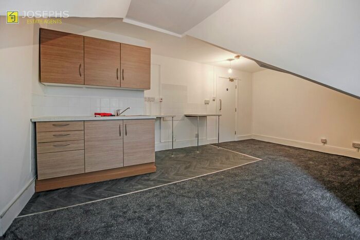 1 Bedroom Flat To Rent In Bromwich Street, Bolton, BL2