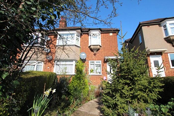 2 Bedroom Flat To Rent In Woodgrange Close, Kenton, HA3