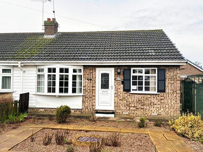 2 Bedroom Semi-Detached Bungalow For Sale In Amanda Close, Hull, HU6