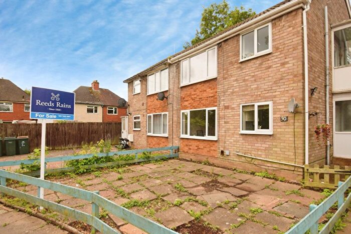 2 Bedroom Maisonette For Sale In Deegan Close, Lower Stoke, Coventry, CV2