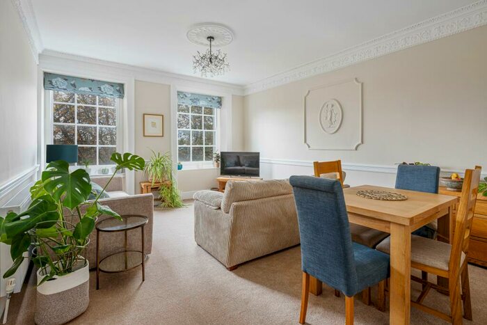 2 Bedroom Apartment To Rent In York Place, Clifton Village, BS8