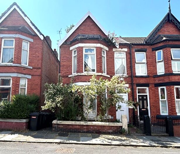 4 Bedroom Semi-detached House For Sale In Francis Avenue, Prenton, CH43