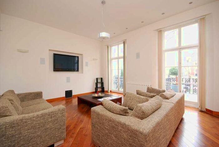 4 Bedroom Flat To Rent In Sussex Gardens, Hyde Park Estate, W2