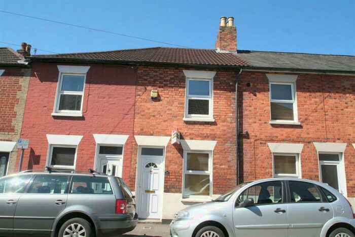 2 Bedroom Terraced House To Rent In Meadow Road - Salisbury, SP2