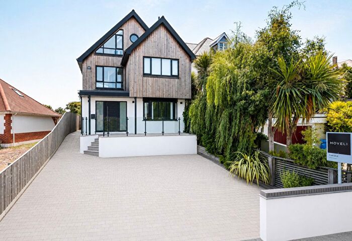 4 Bedroom Detached House For Sale In Whitecliff Crescent, Poole, BH14