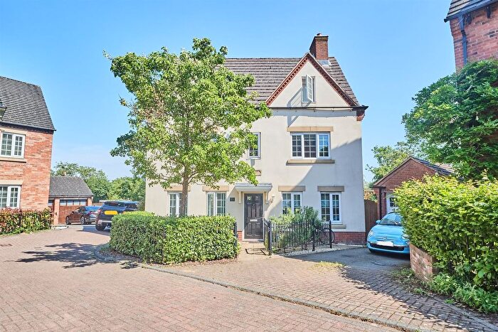 5 Bedroom Detached House For Sale In Bradgate Gardens, Hinckley, LE10