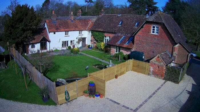 3 Bedroom Character Property To Rent In Eastcourt, SN8