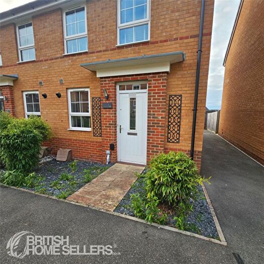 3 Bedroom End Of Terrace House For Sale In Captains Parade, East Cowes, Isle Of Wight, PO32