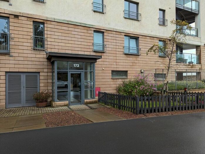 3 Bedroom Flat To Rent In Flat, Lower Granton Road, Edinburgh, EH5