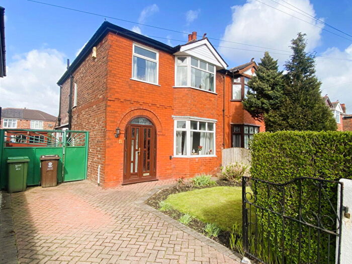 3 Bedroom Semi Detached House For Sale In Owler Lane, Chadderton, OL9