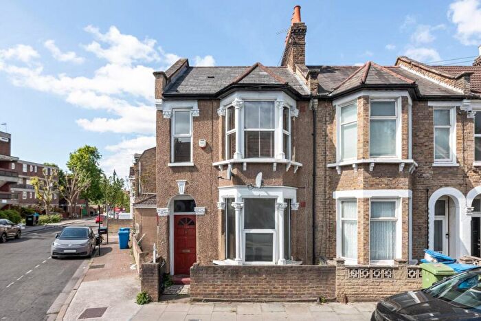 1 Bedroom Maisonette For Sale In Ethnard Road, Peckham, London, SE15