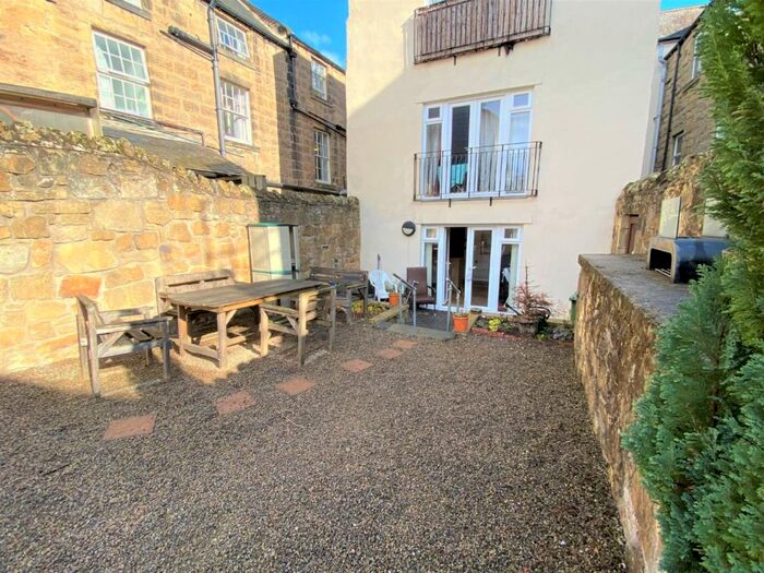 Houses for sale & to rent in NE66 1NB, Walkergate, Alnwick Alnwick