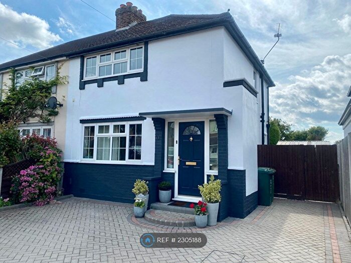 2 Bedroom Semi-Detached House To Rent In Ash Grove, Staines-Upon-Thames, TW18