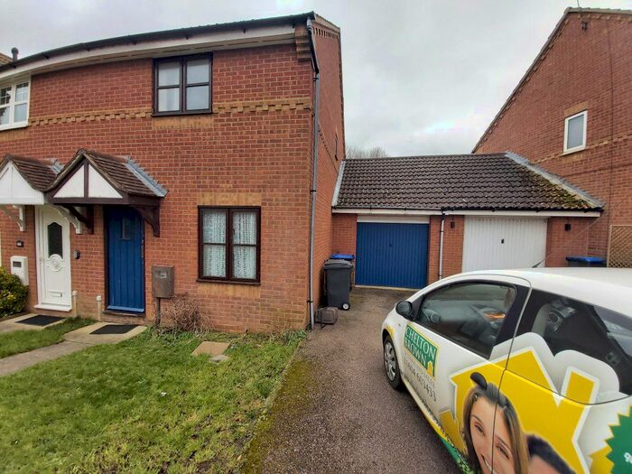 2 Bedroom Property To Rent In Stanley Way, Daventry NN11